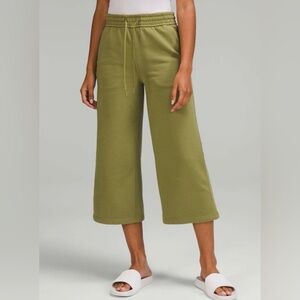 LULULEMON Size 2 Loungeful High Rise Wide Leg Cropped Pants BRONZE GREEN